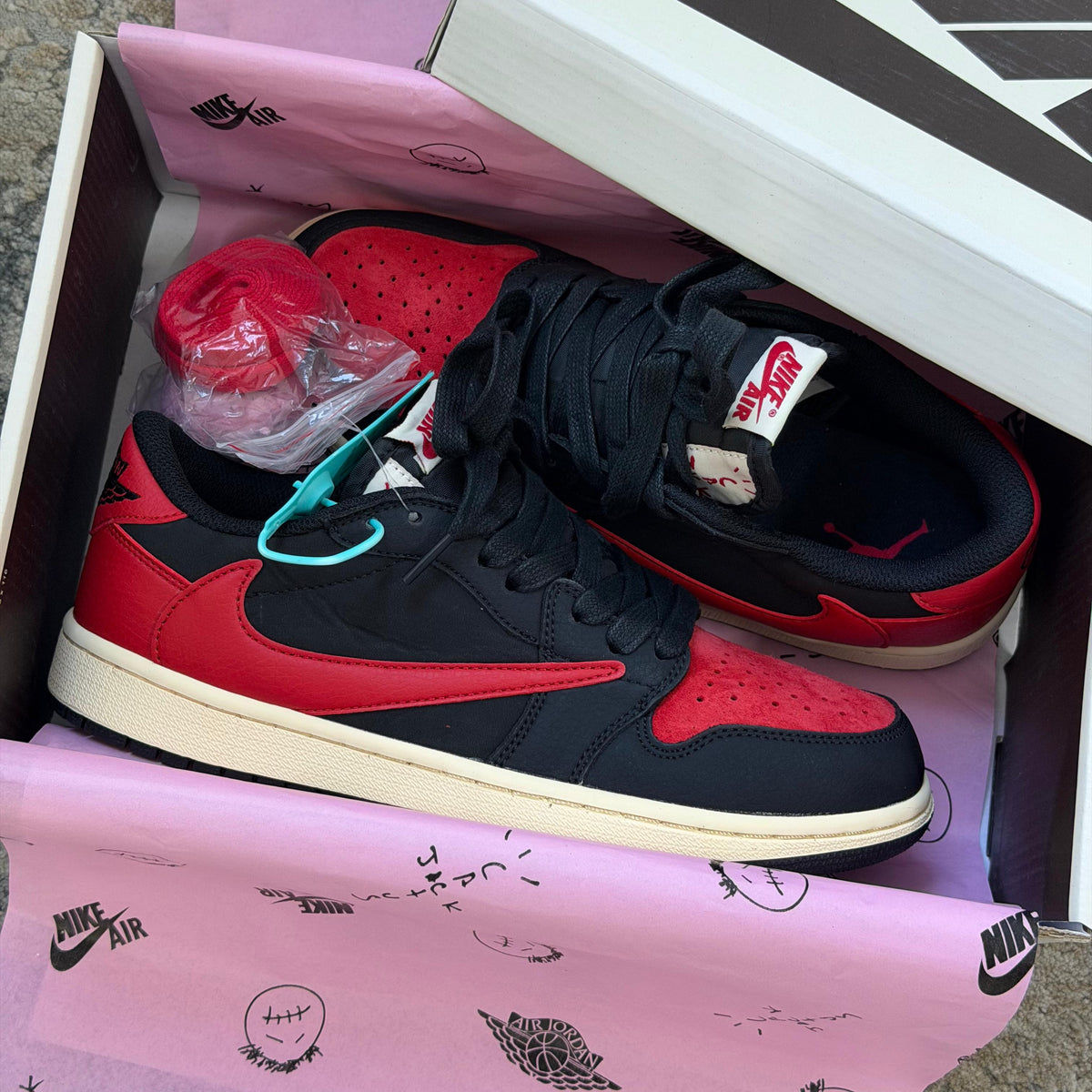 Air Jordan 1 Low x Travis Scott Bred