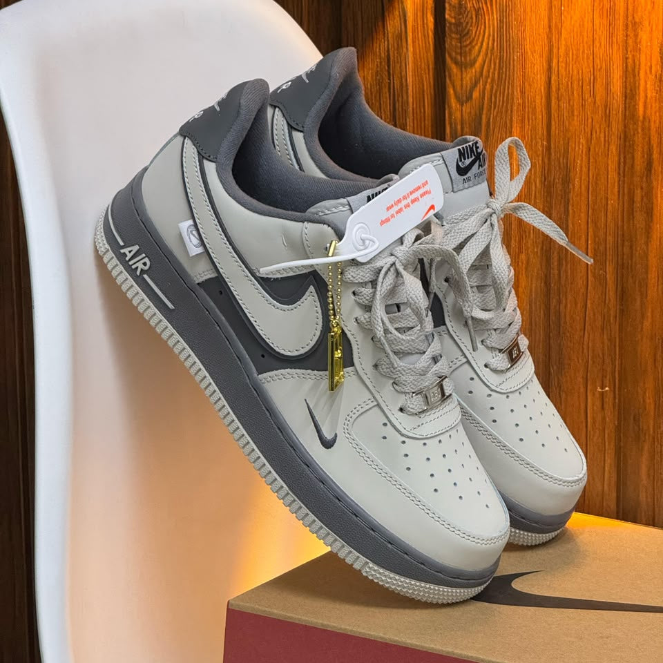 Nike Air Force 1 Swoosh