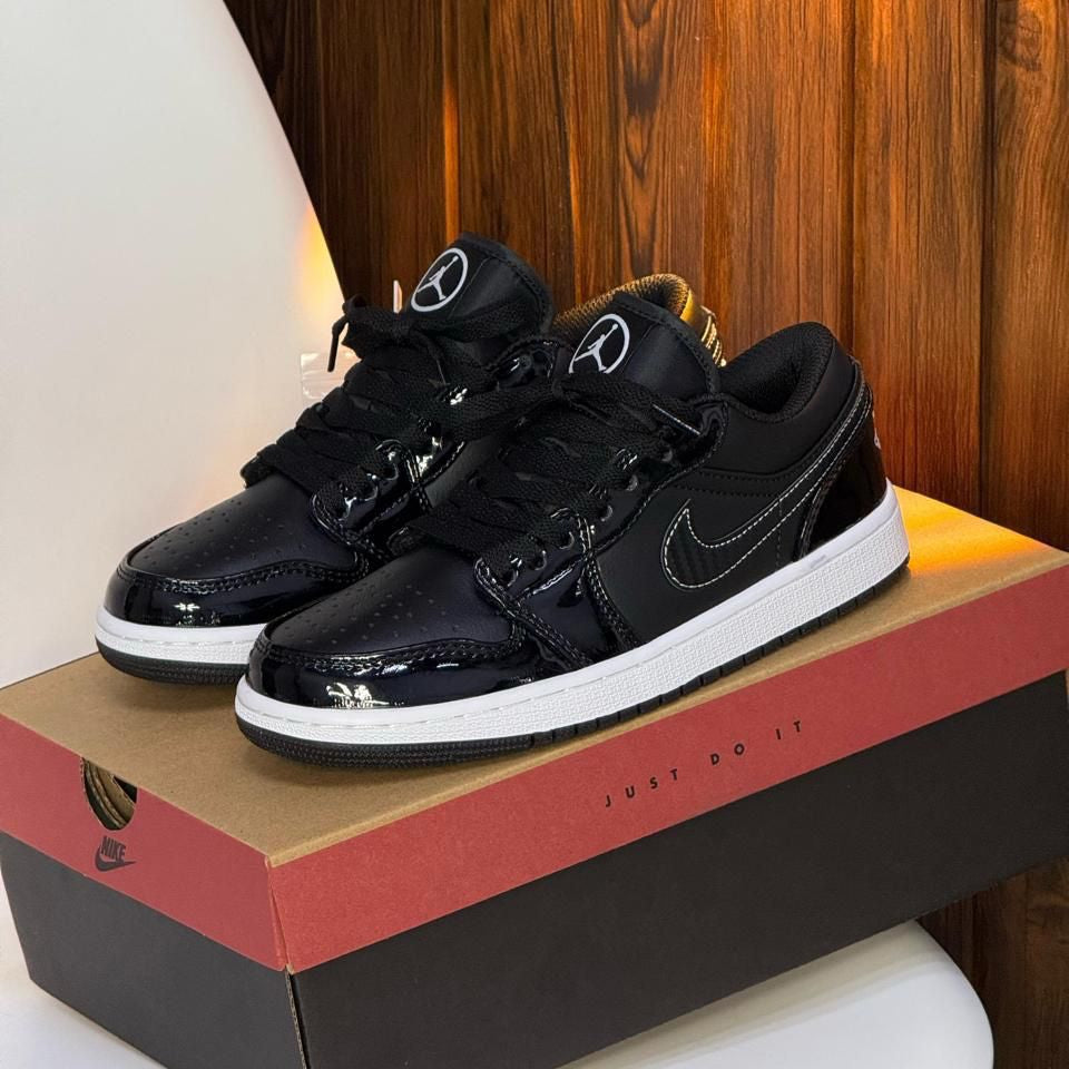 Jordan Retro 1 Low Black