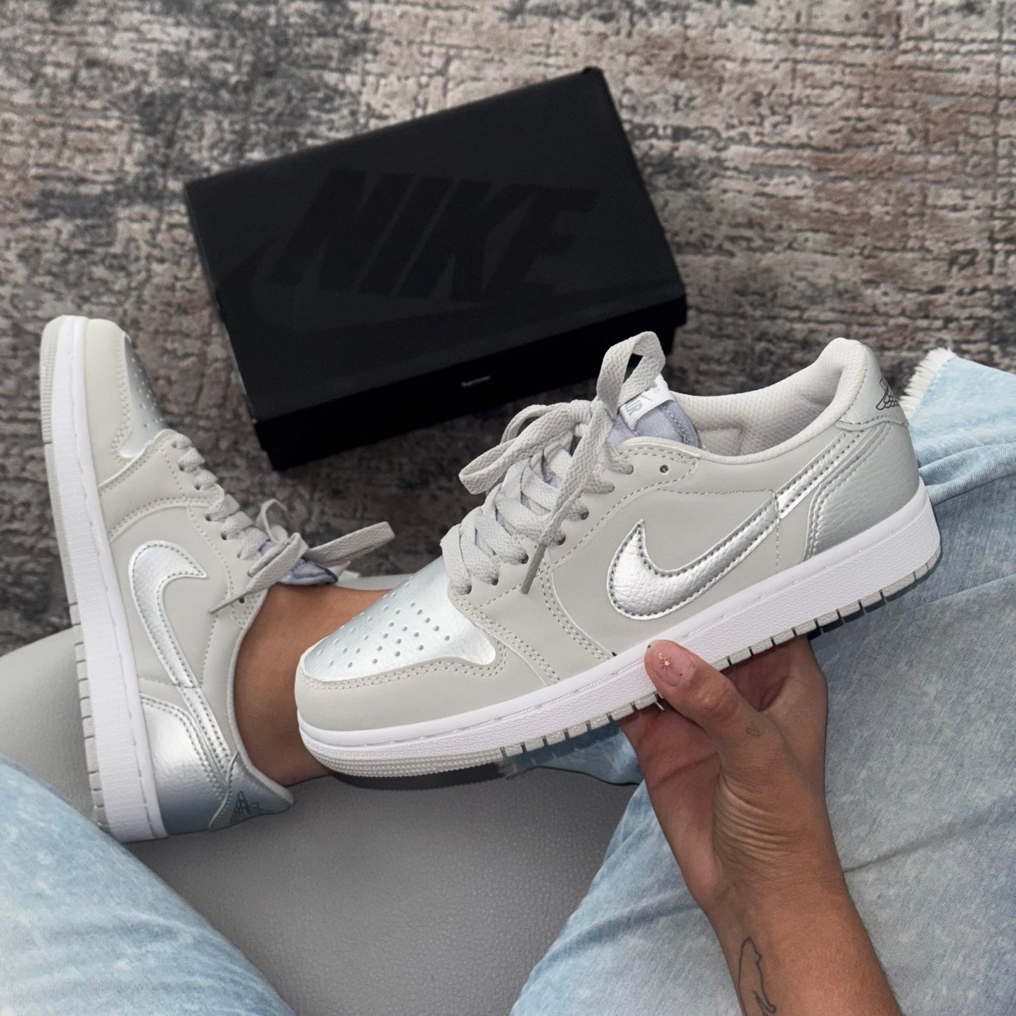 Air Jordan 1 Retro Low OG Metallic Silver - Off Club