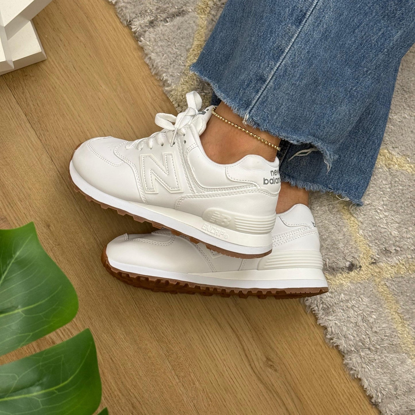 New Balance 574 White - Off Club