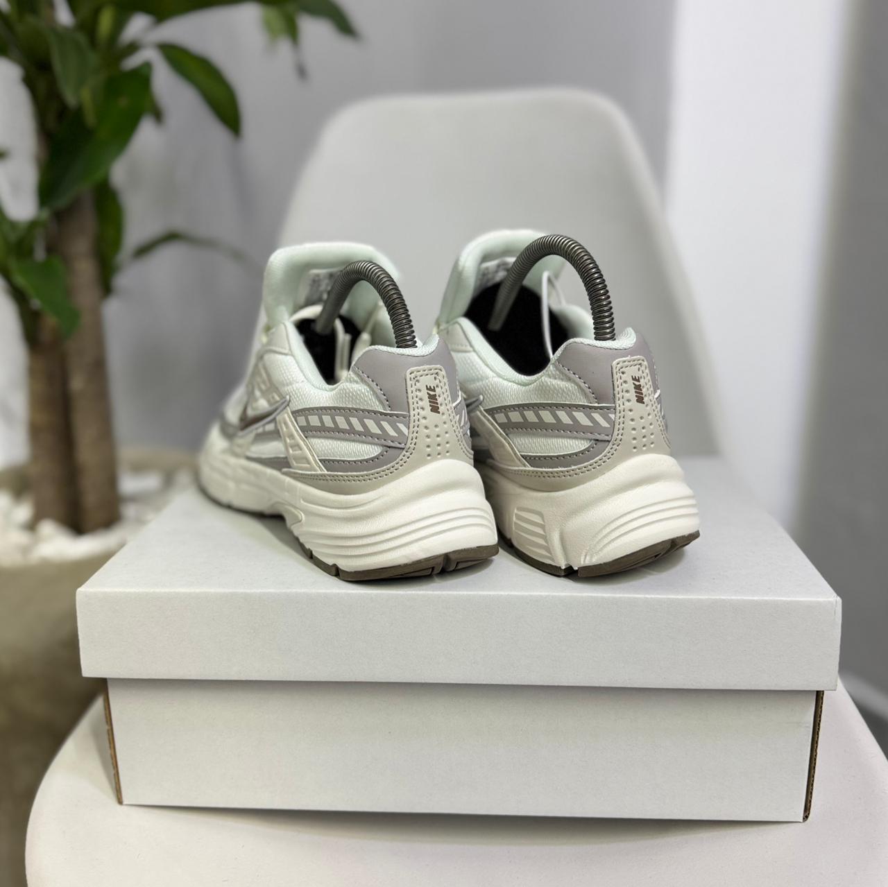 Nike Initiator - Off Club