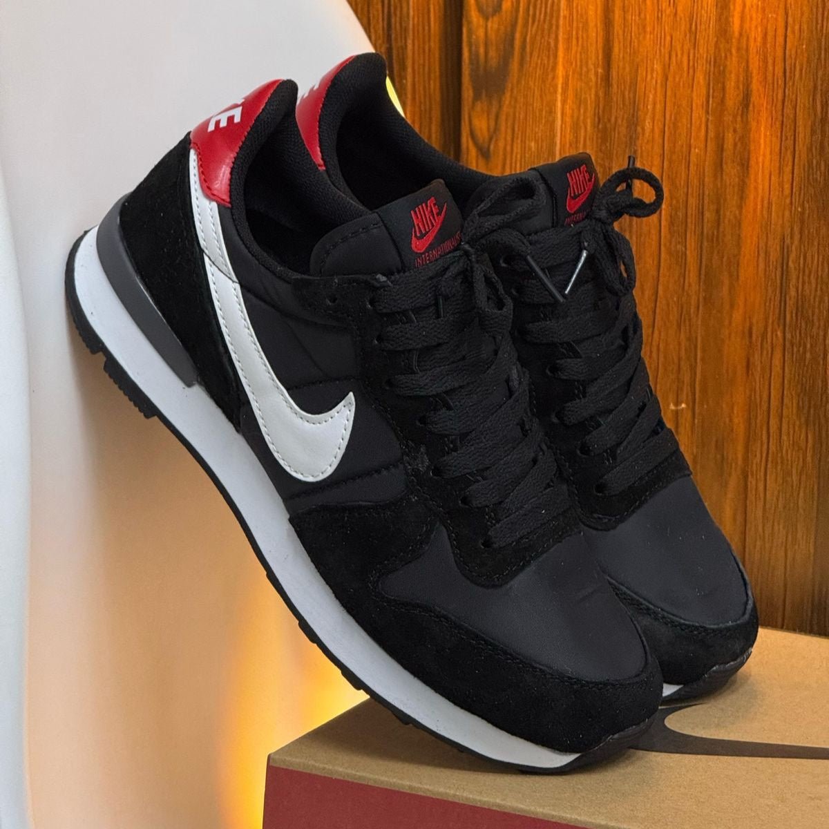 Nike International - Off Club