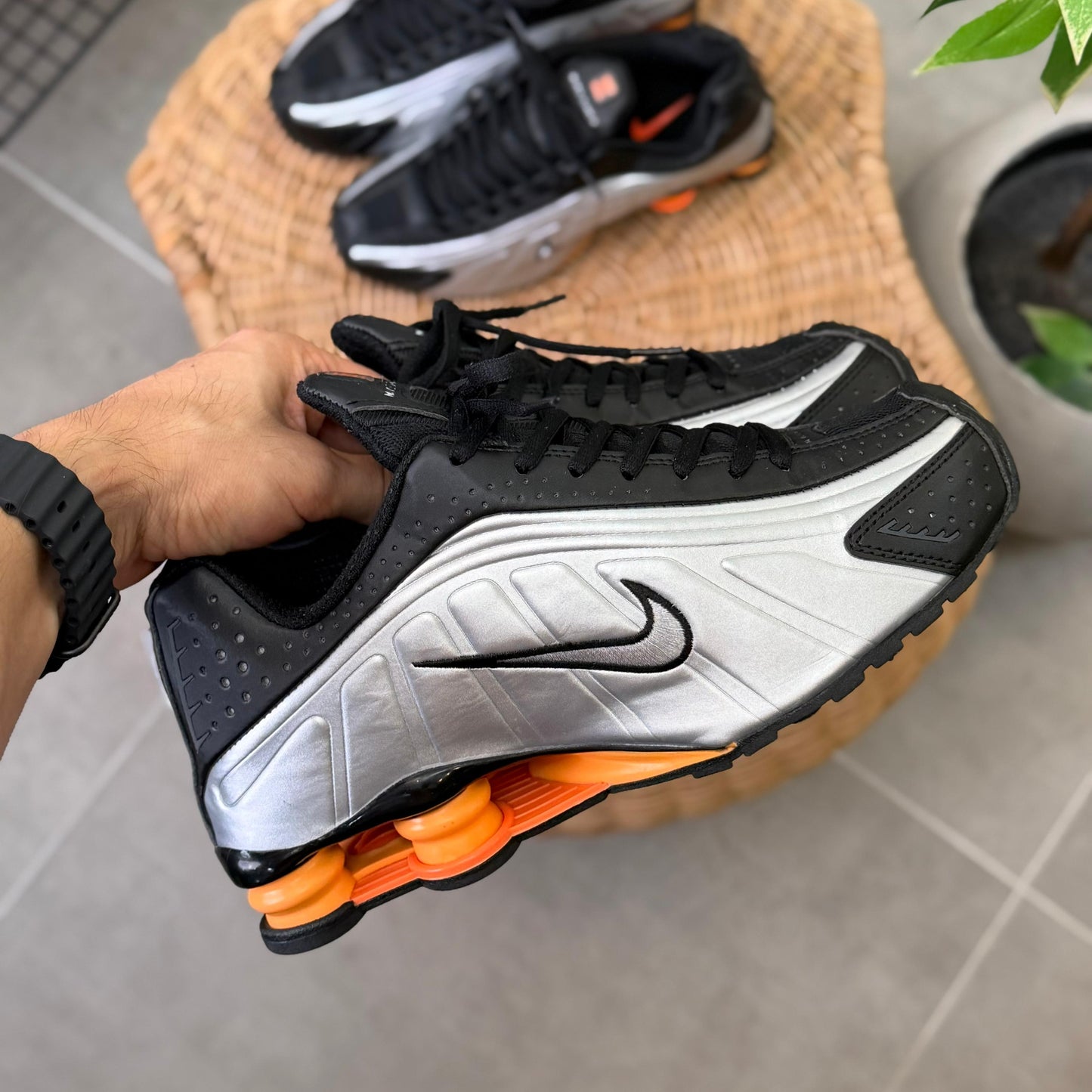 Nike Shox R4