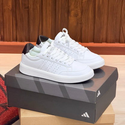 Adidas Court Nova