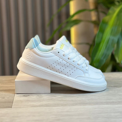 Adidas Court Nova