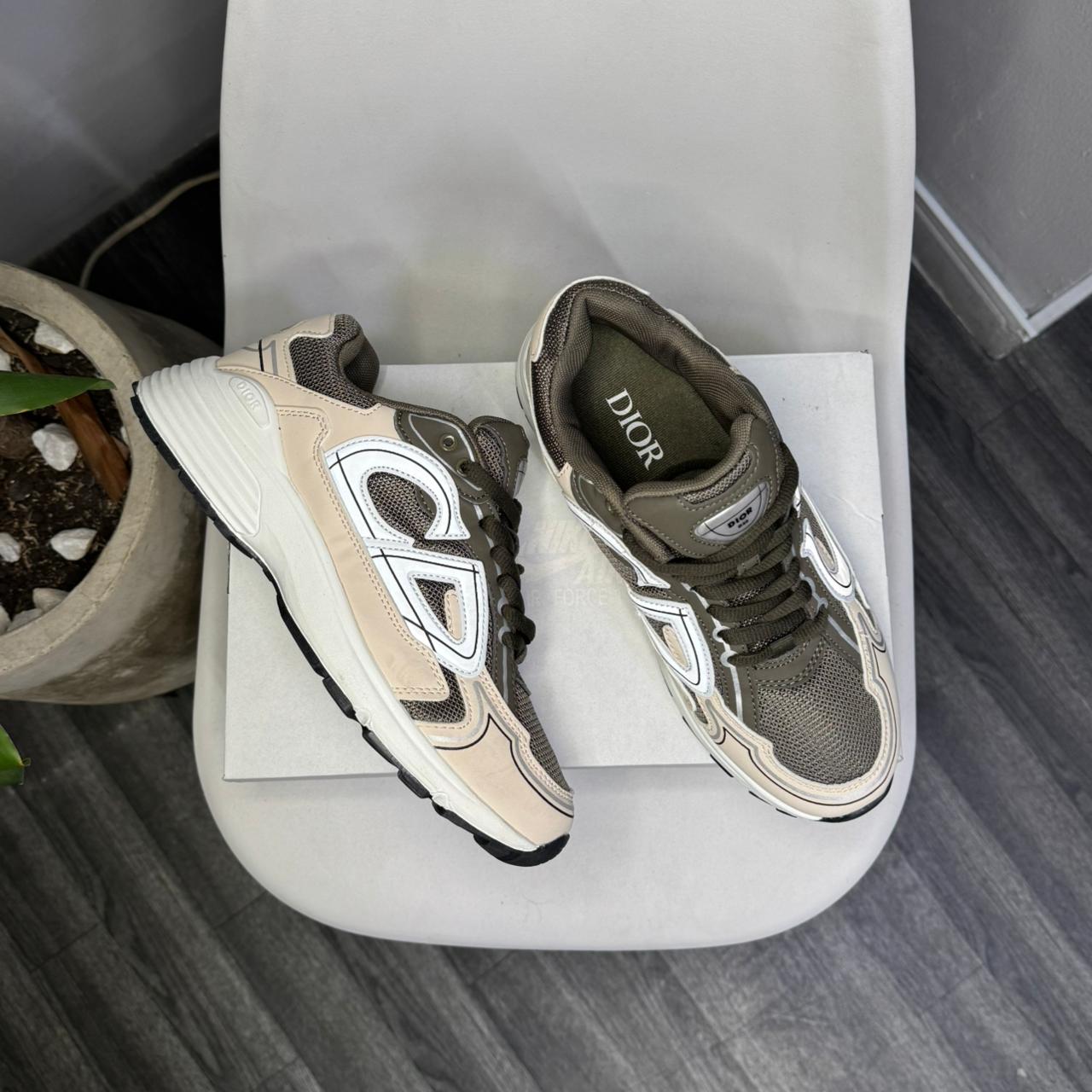 Christian Dior B30