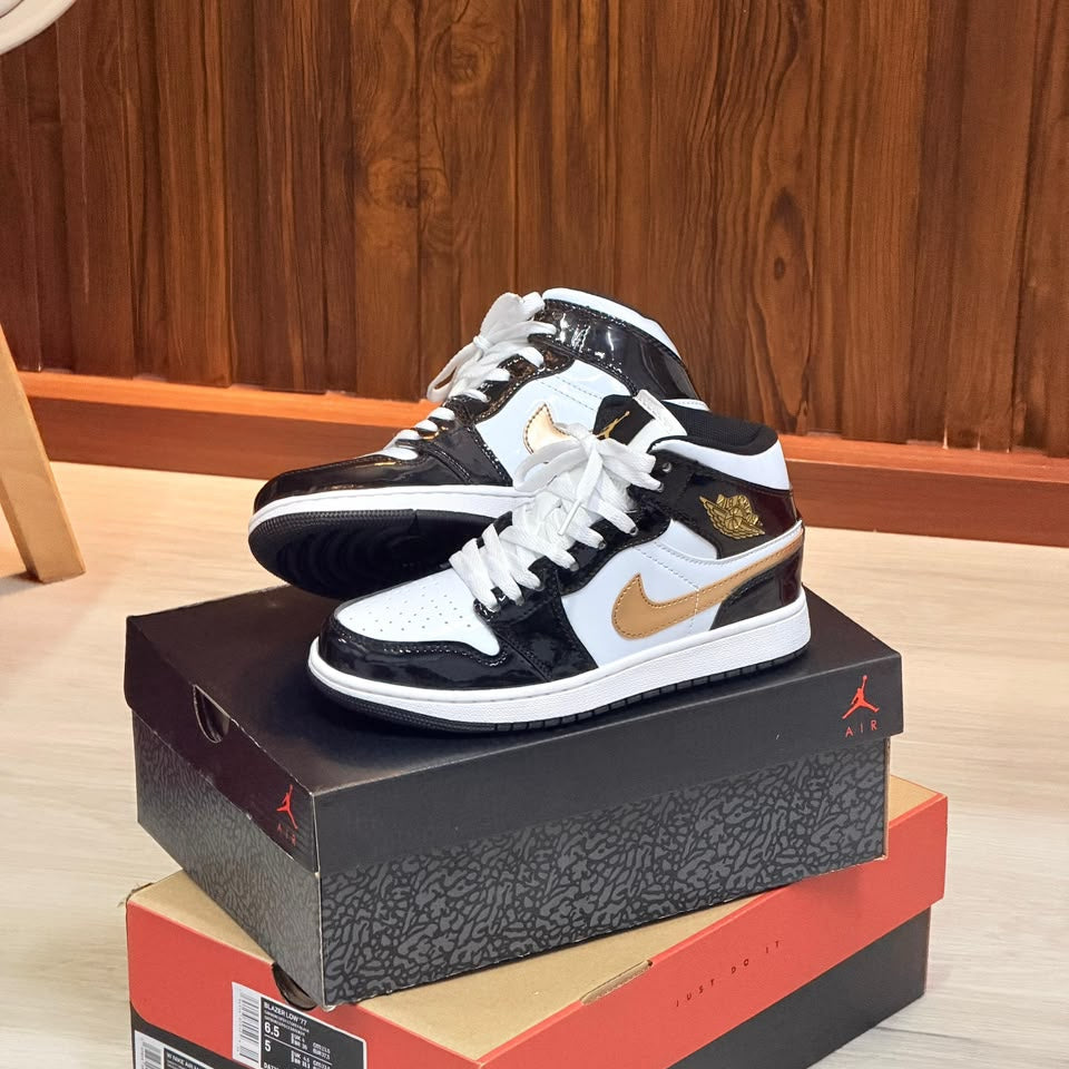 Air Jordan 1 Mid SE Patent Black Gold