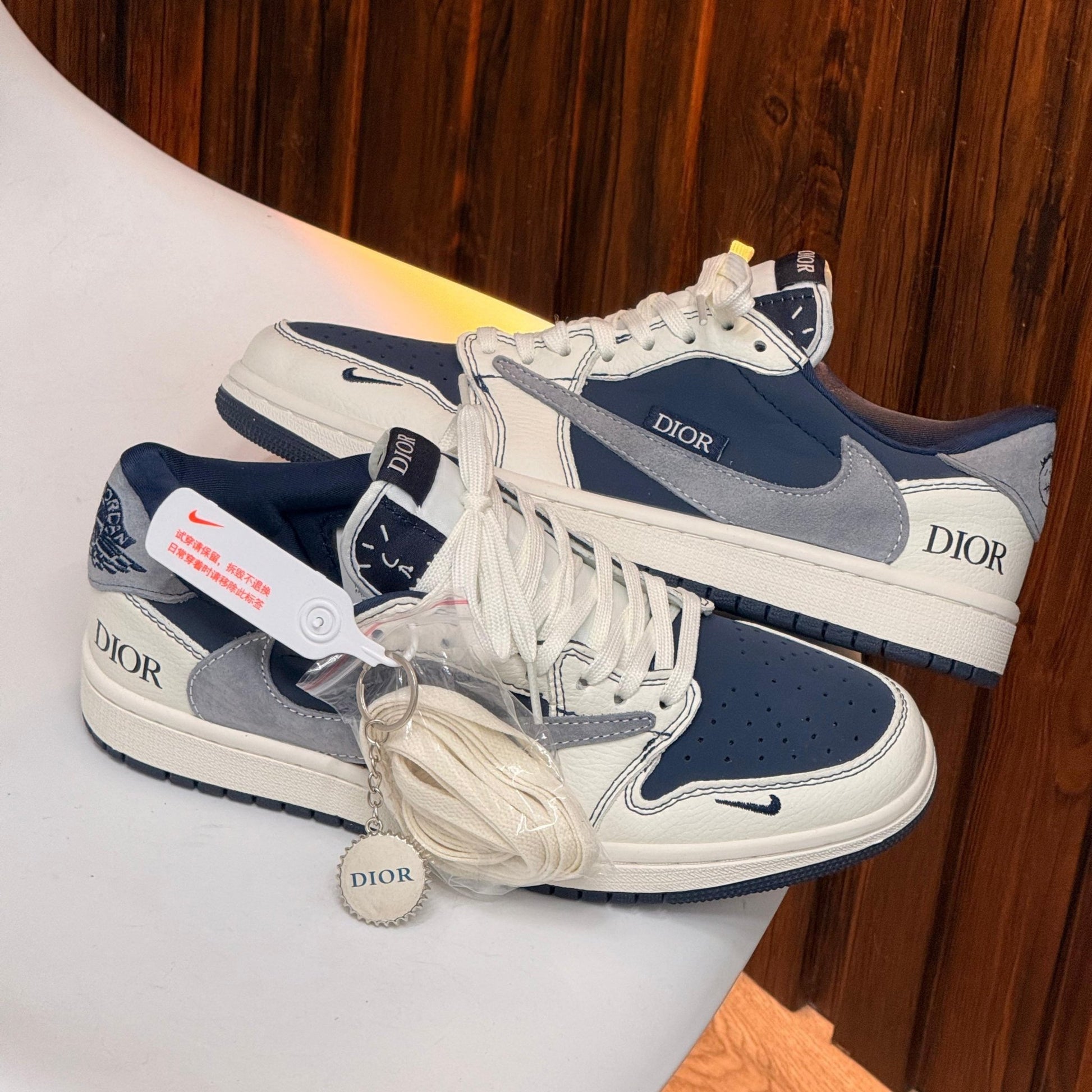 Air Jordan 1 Low x Travis Scott x Dior - Off Club