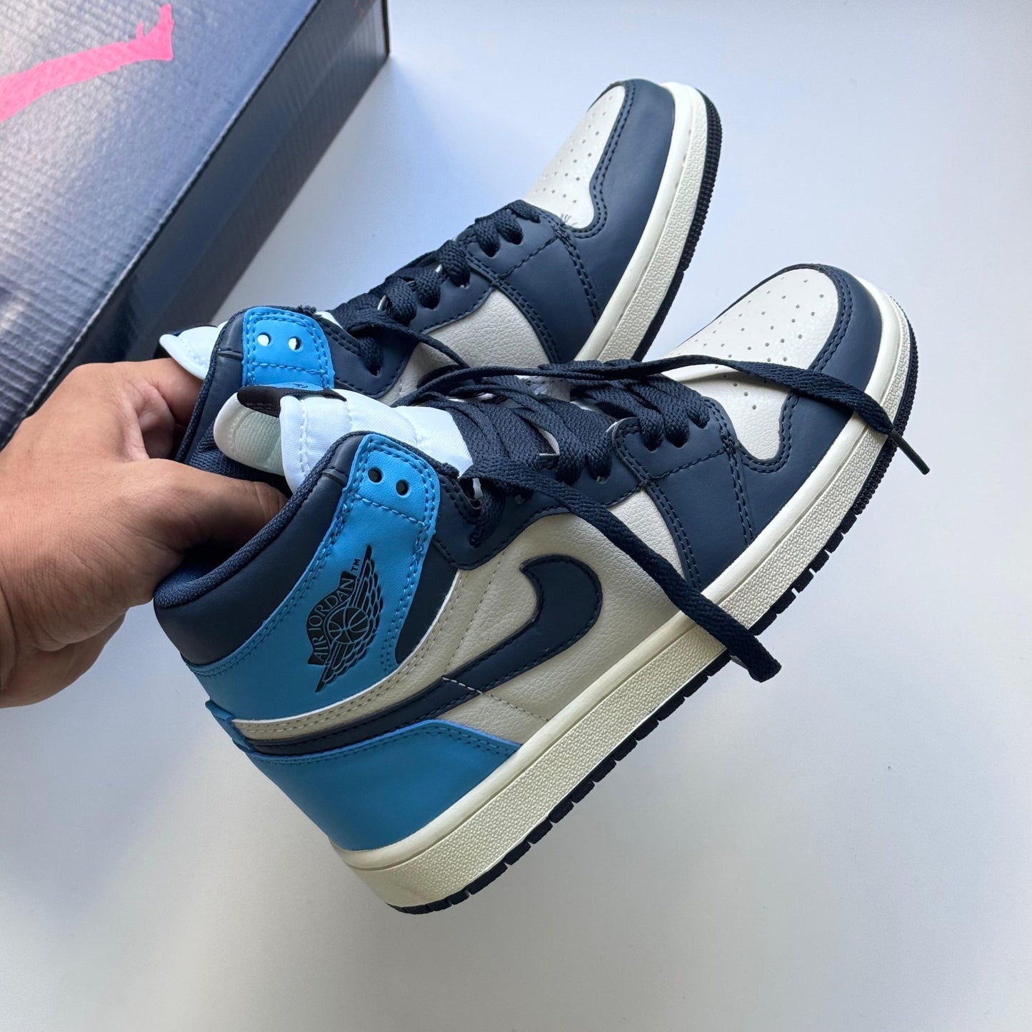 Air Jordan 1 Retro High OG Obsidian - Off Club
