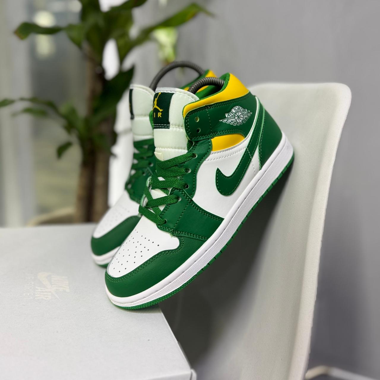 Air Jordan Retro 1 Mid Sonics - Off Club