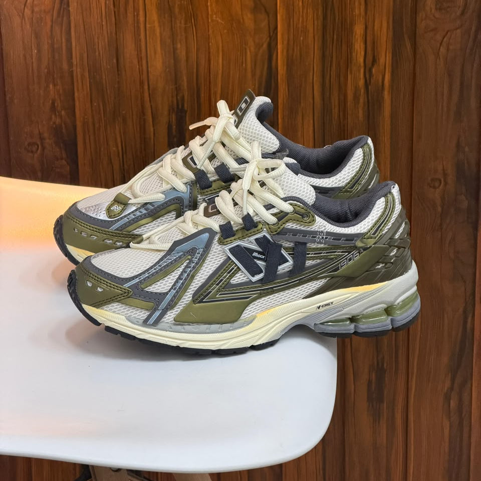 New Balance 1906A