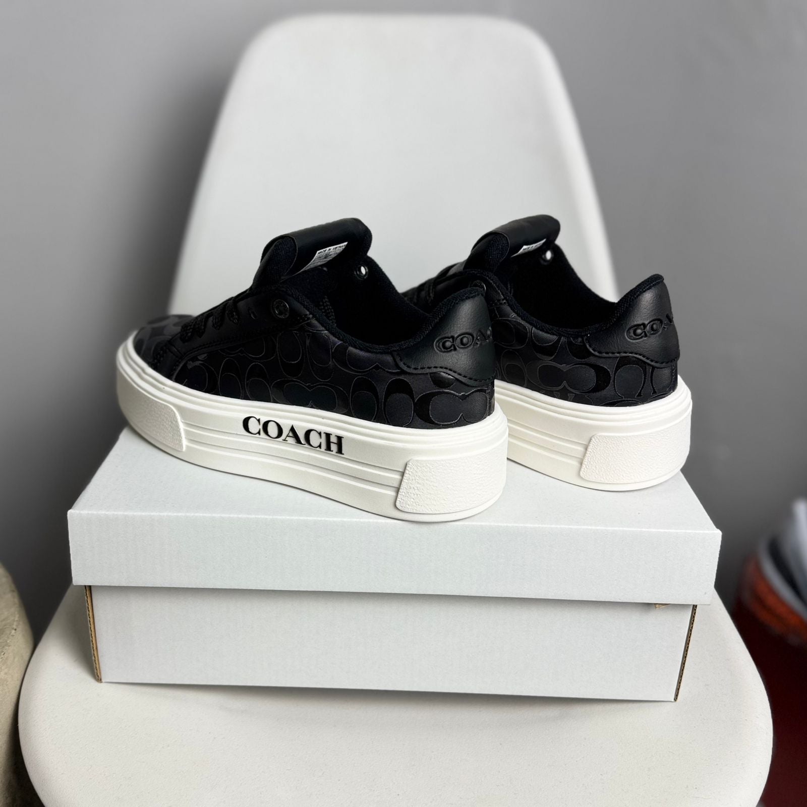 Coach Plataforma Black - Off Club