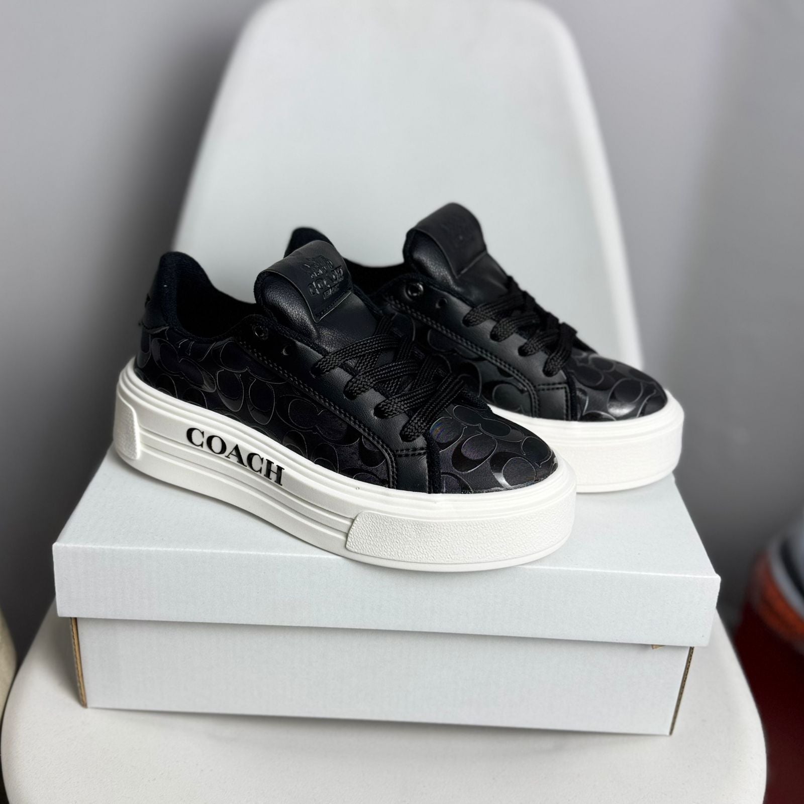 Coach Plataforma Black - Off Club