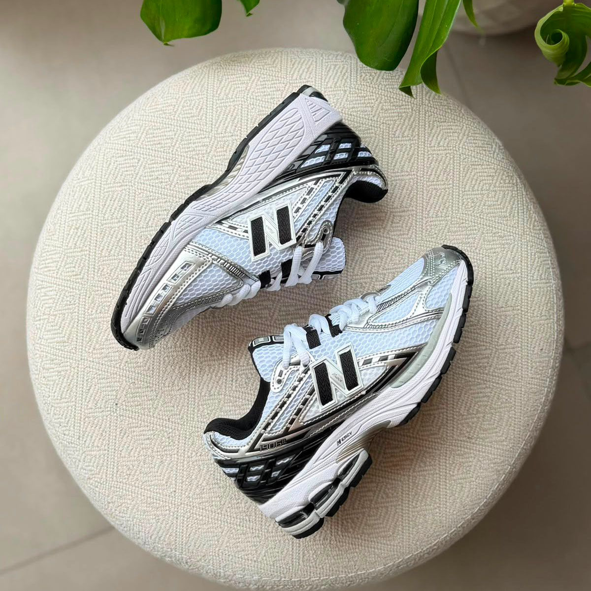 New Balance 1906R