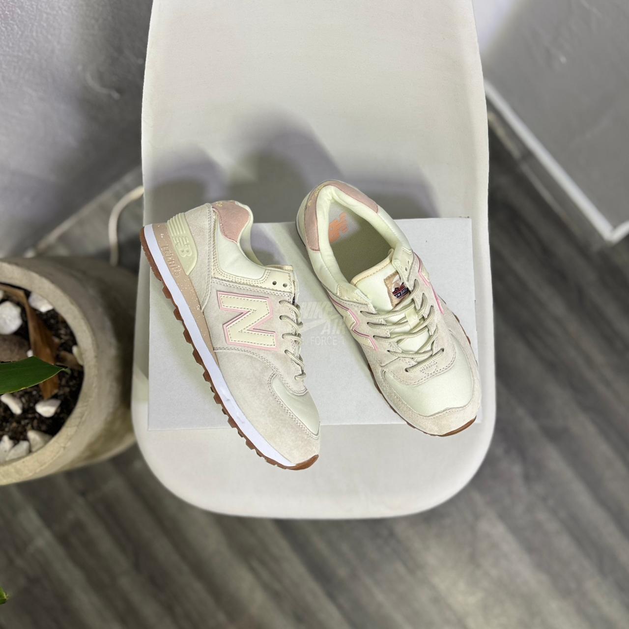 New Balance 574 - Off Club