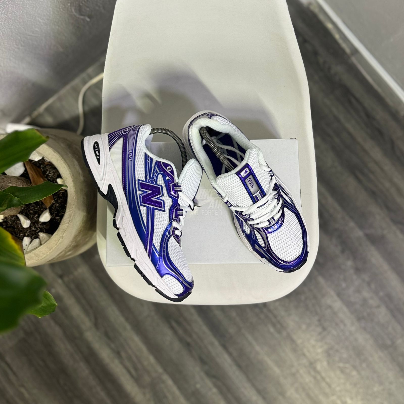 New Balance 740 - Off Club