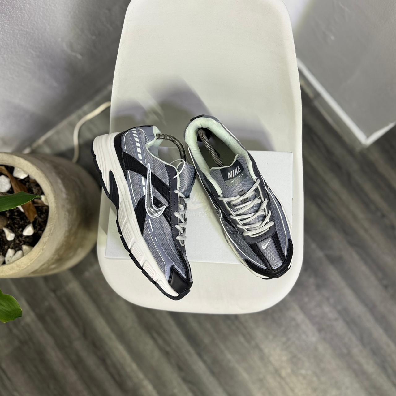 Nike Initiator - Off Club