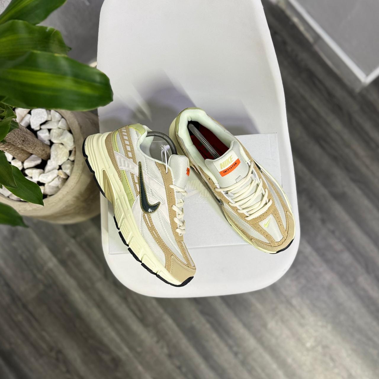 Nike Initiator - Off Club