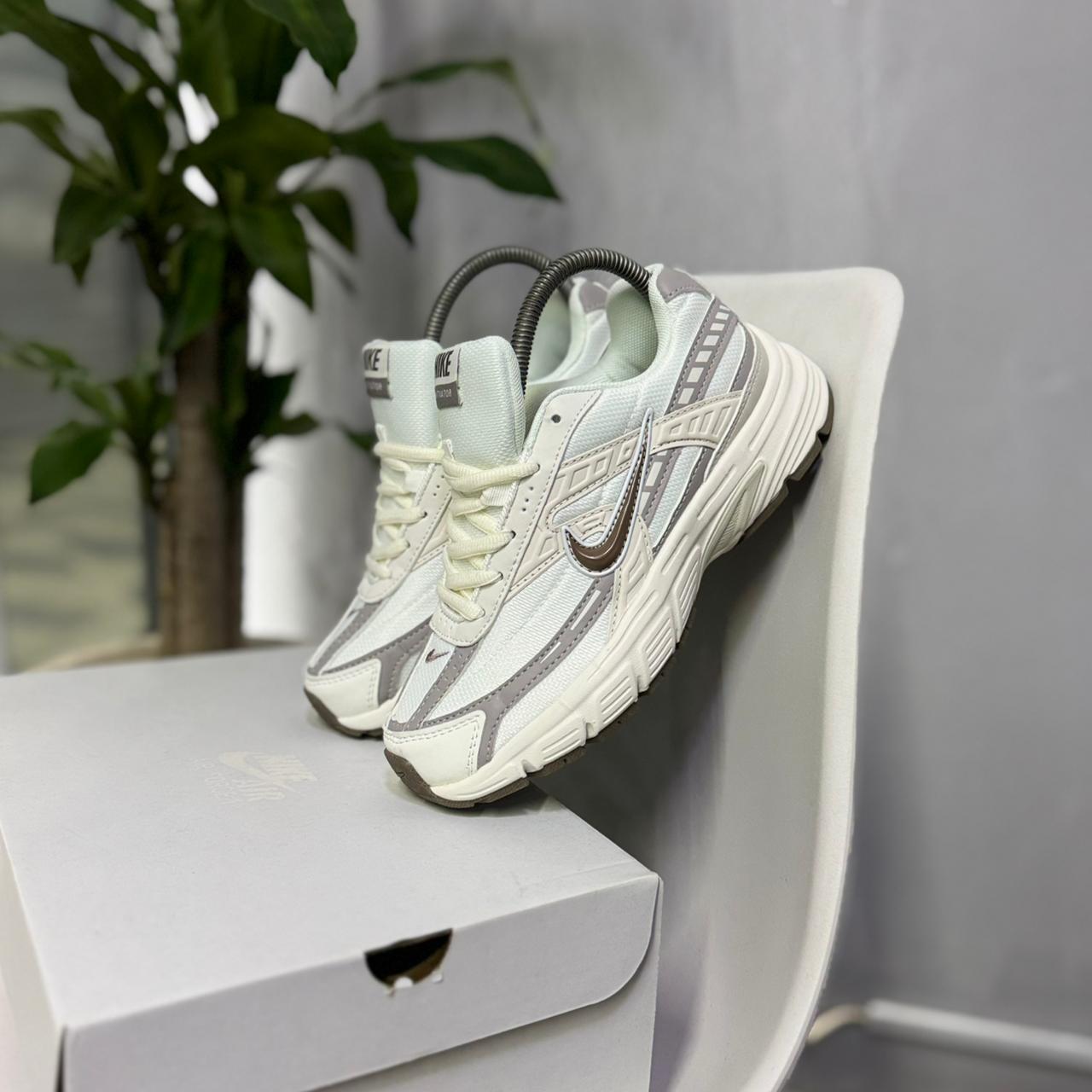 Nike Initiator - Off Club