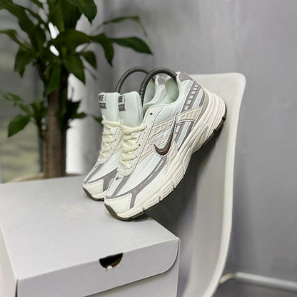 Nike Initiator - Off Club