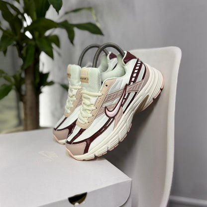 Nike Initiator - Off Club