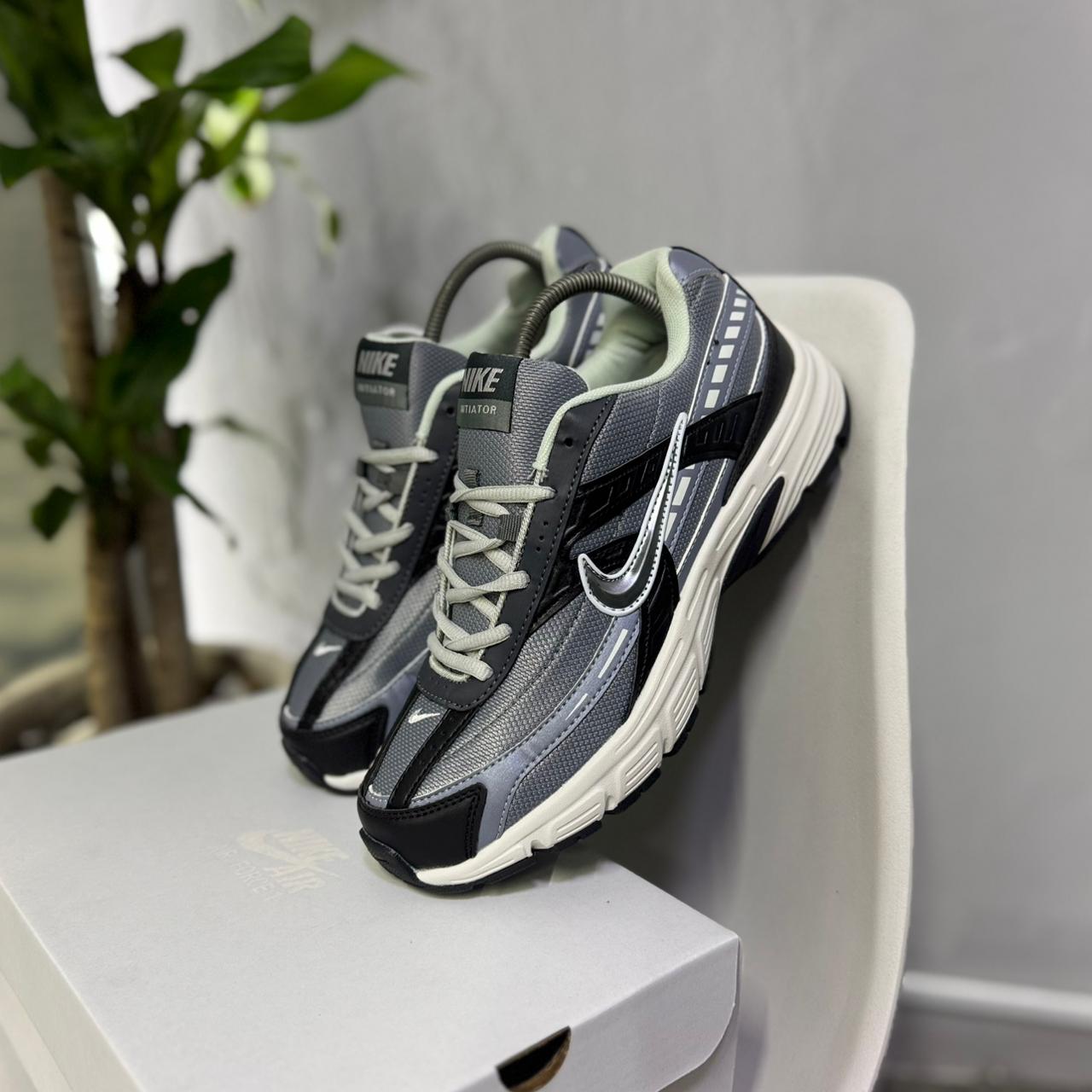 Nike Initiator - Off Club