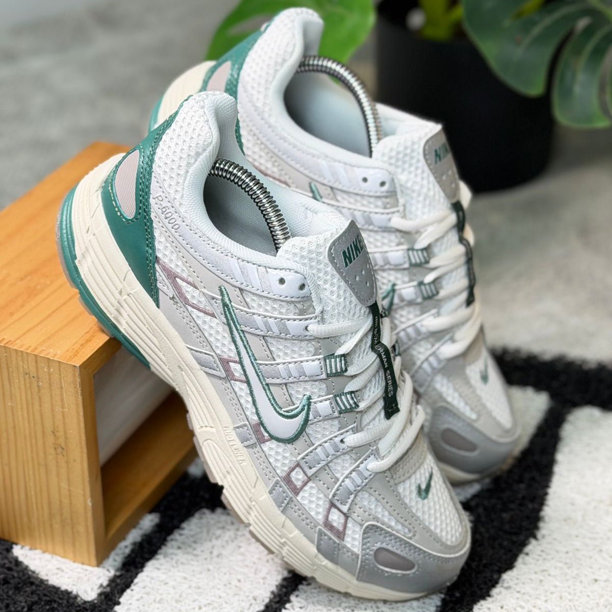 Nike P6000 - Off Club