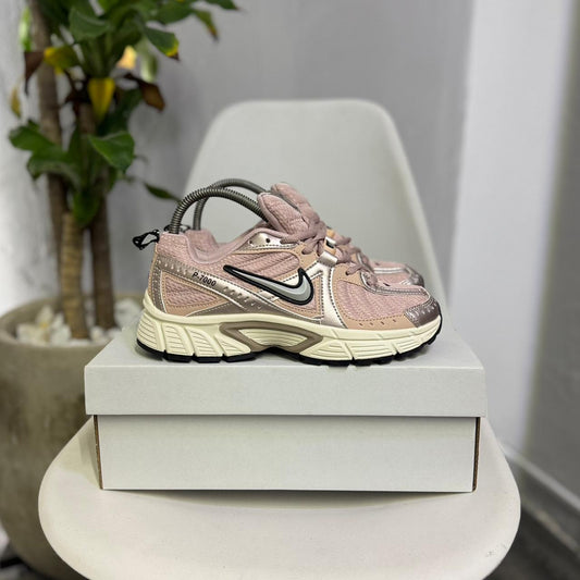Nike P7000 - Off Club