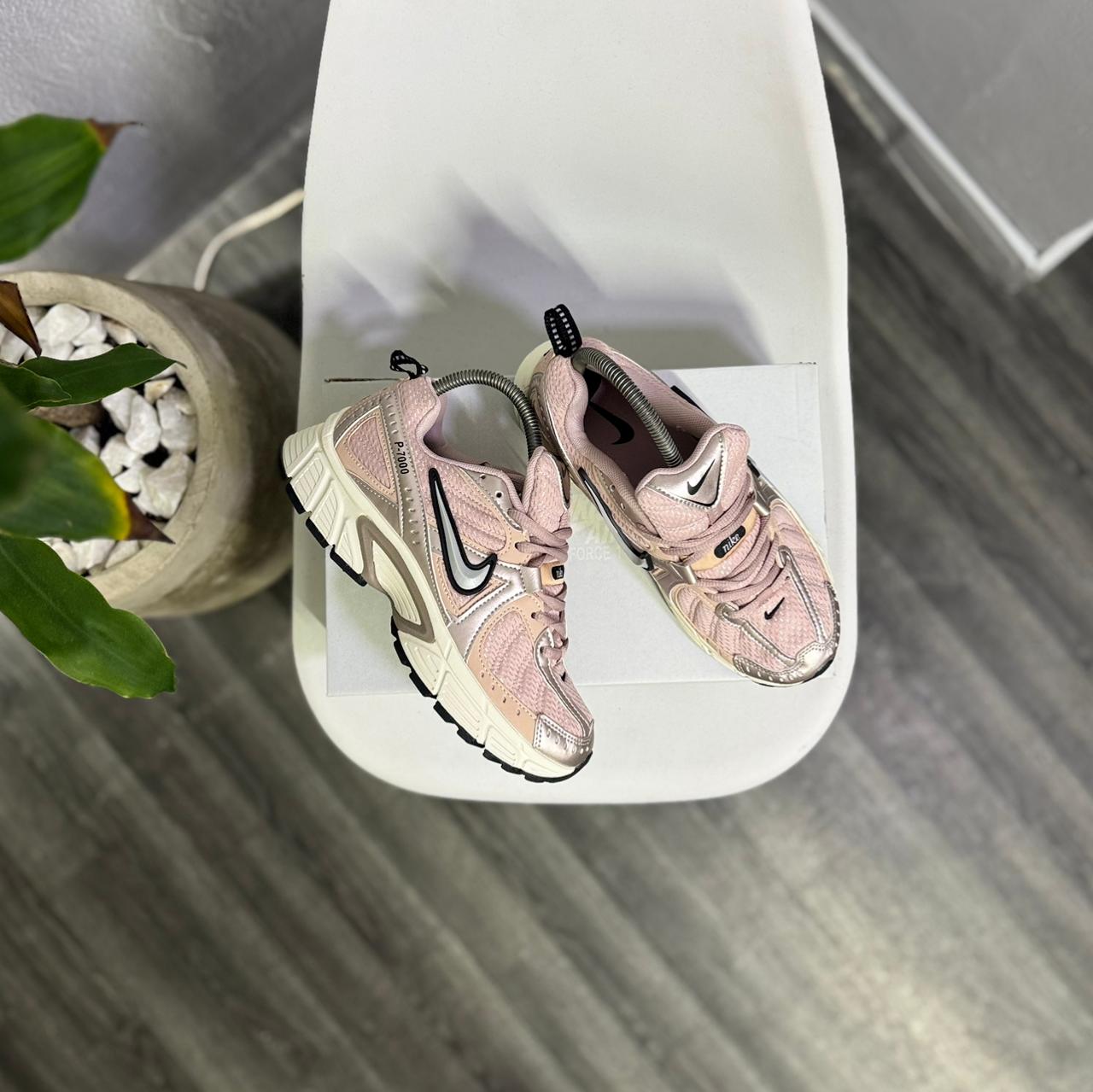 Nike P7000 - Off Club