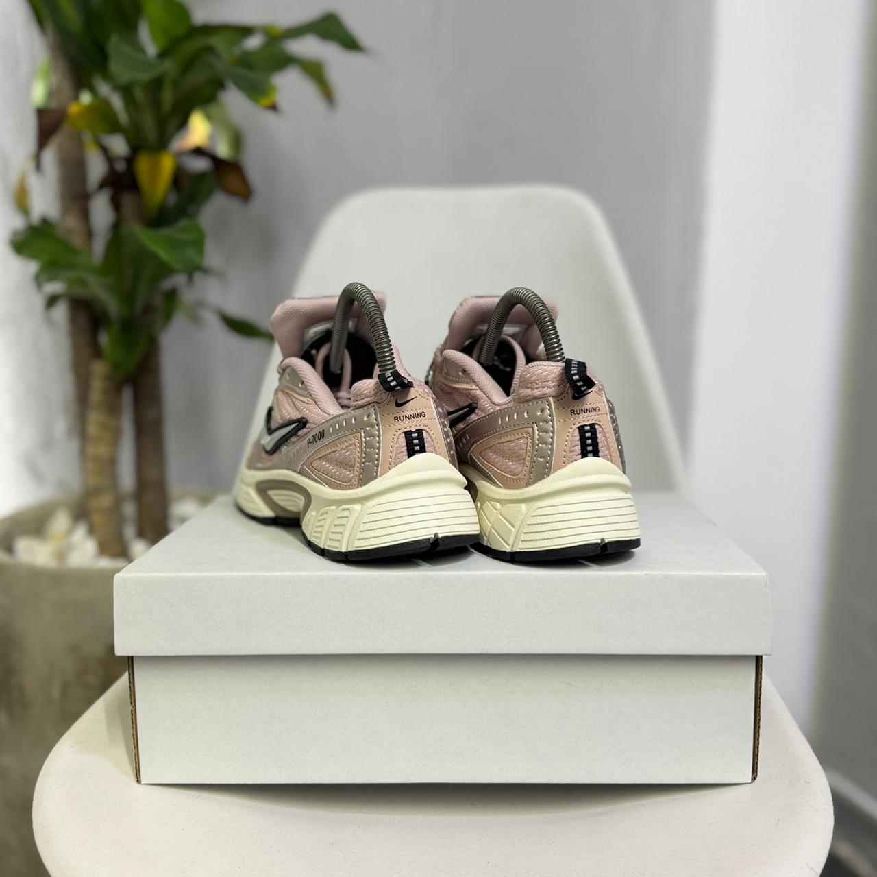 Nike P7000 - Off Club