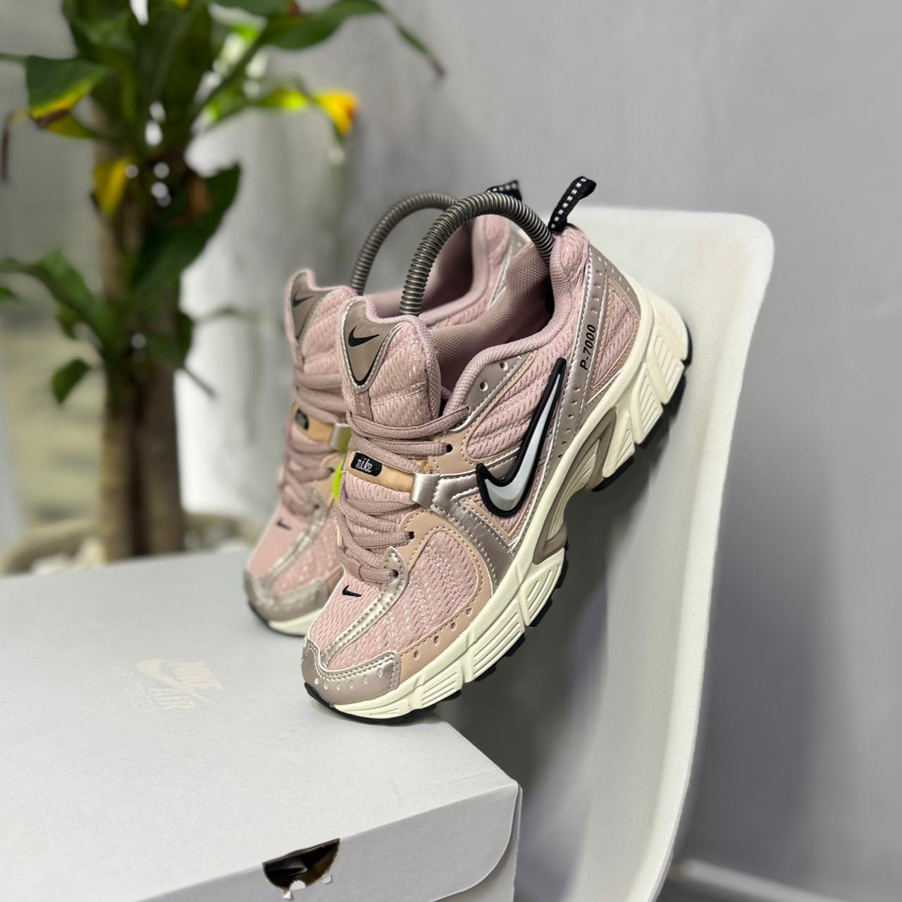 Nike P7000 - Off Club