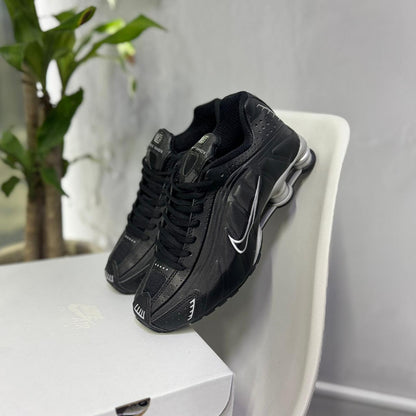 Nike Shox R4 - Off Club