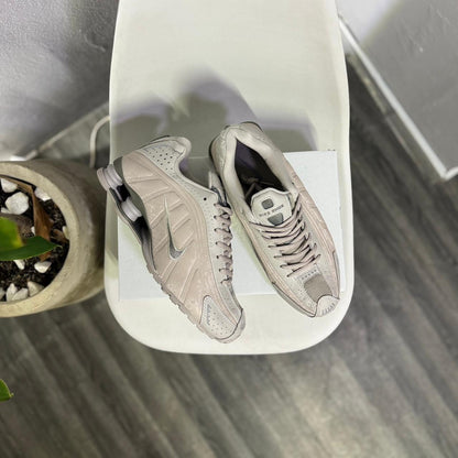 Nike Shox R4 - Off Club