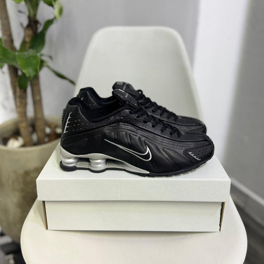 Nike Shox R4 - Off Club