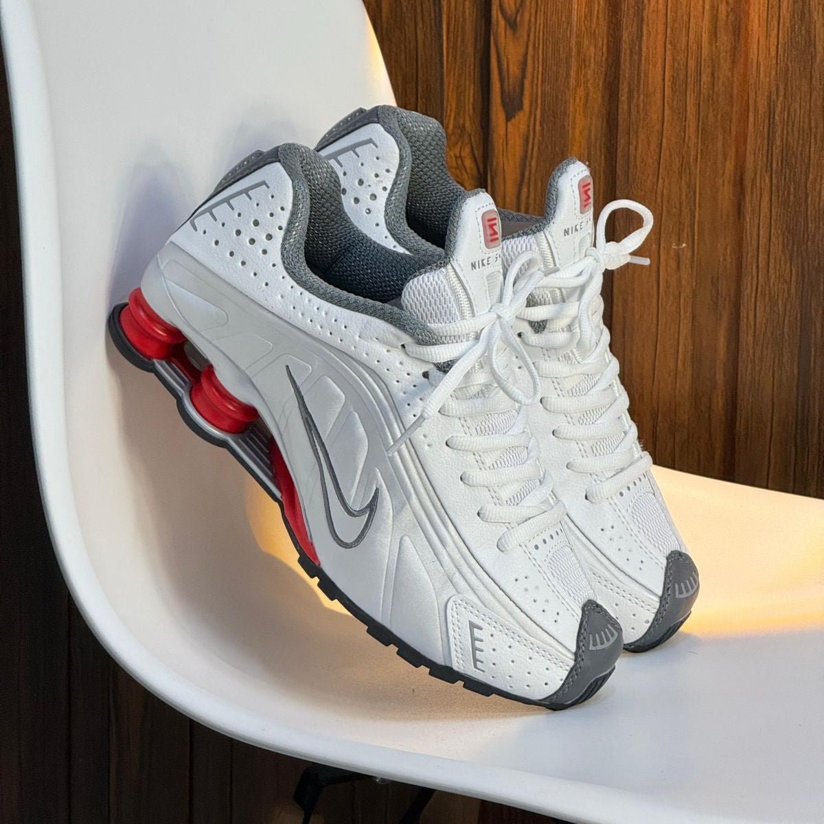Nike Shox R4 - Off Club