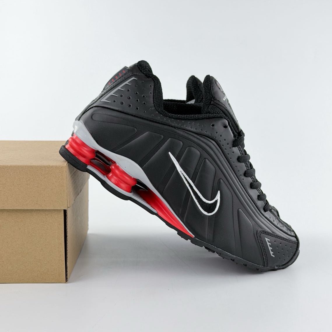 Nike Shox R4 - Off Club