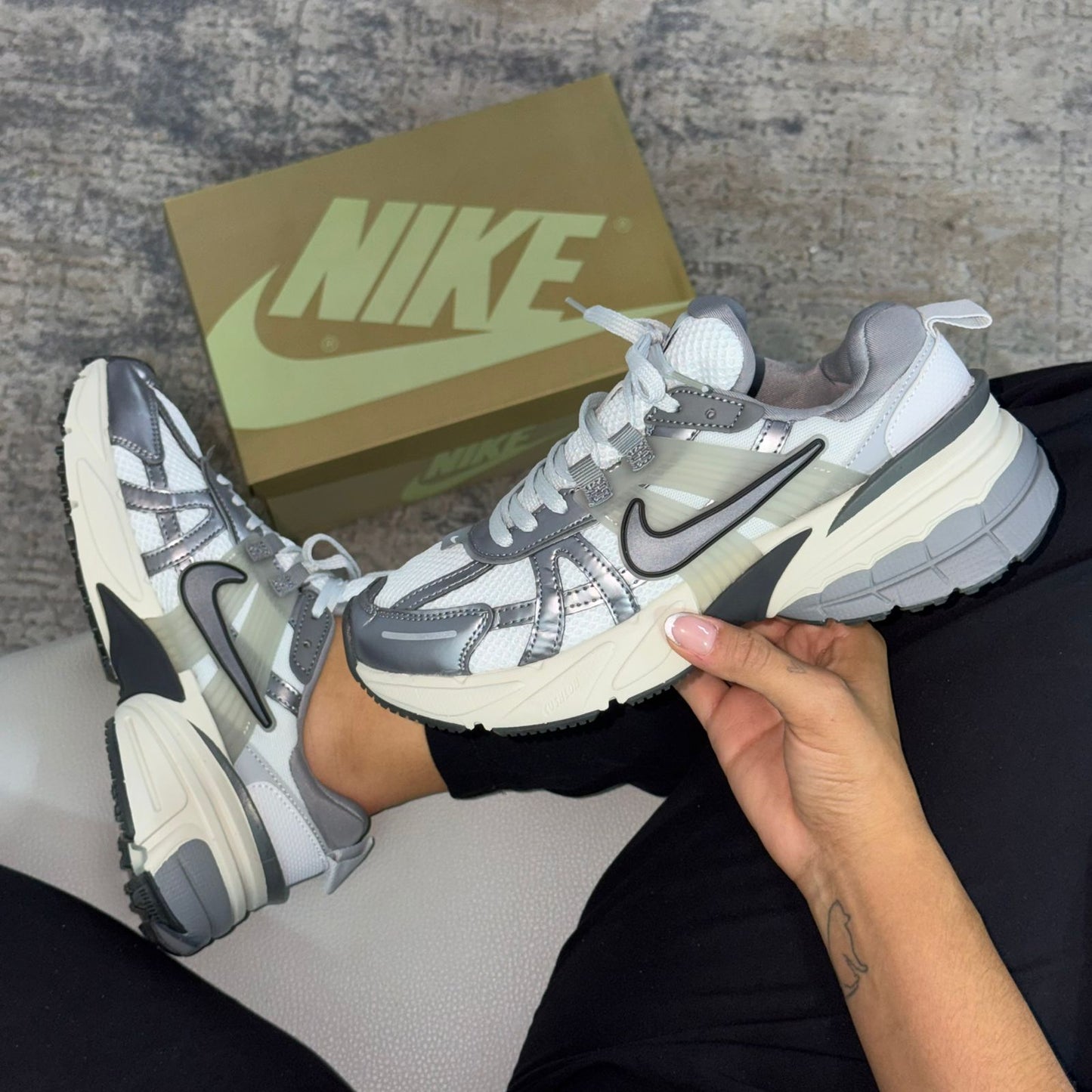 Nike V2k Runing - Off Club