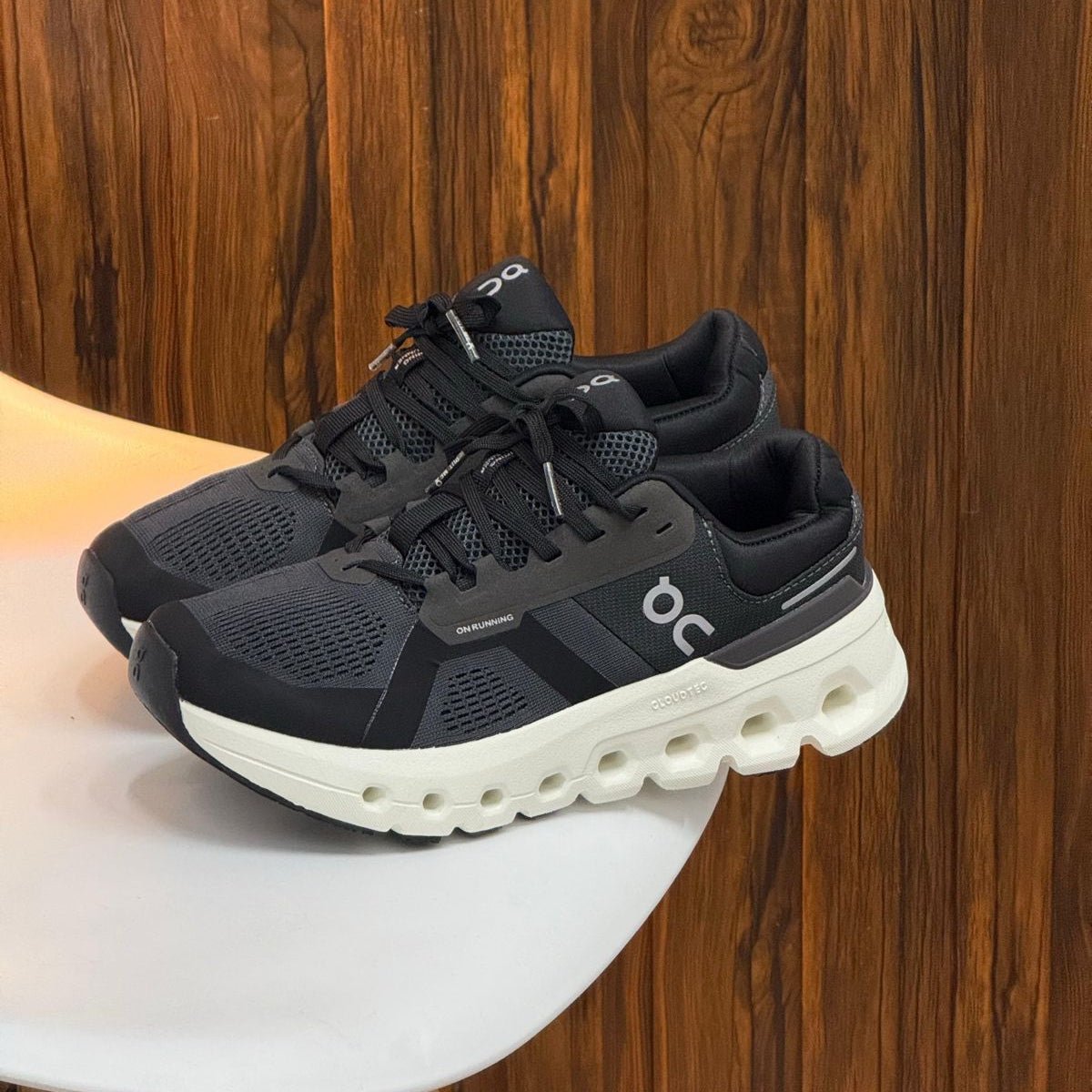 On Cloud Runner 2 - Off Club