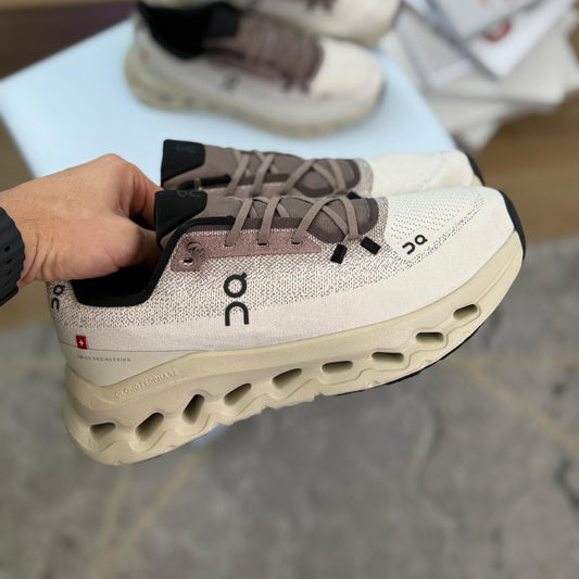 On Cloud Tilt - Off Club